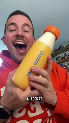 As expected, I’ve done it again! I got another dopamine water bottle and I love this sucker from @Chakolab  It’s like a cartoon milkman dropped it off just for me 😆  #chakolab #dopaminedecor #chakolabbottle #watterbottle #newwaterbottle 