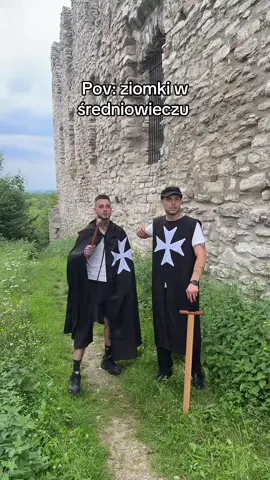 Pov: ziomki w średniowieczu @Koścień @_xkwiecienola 