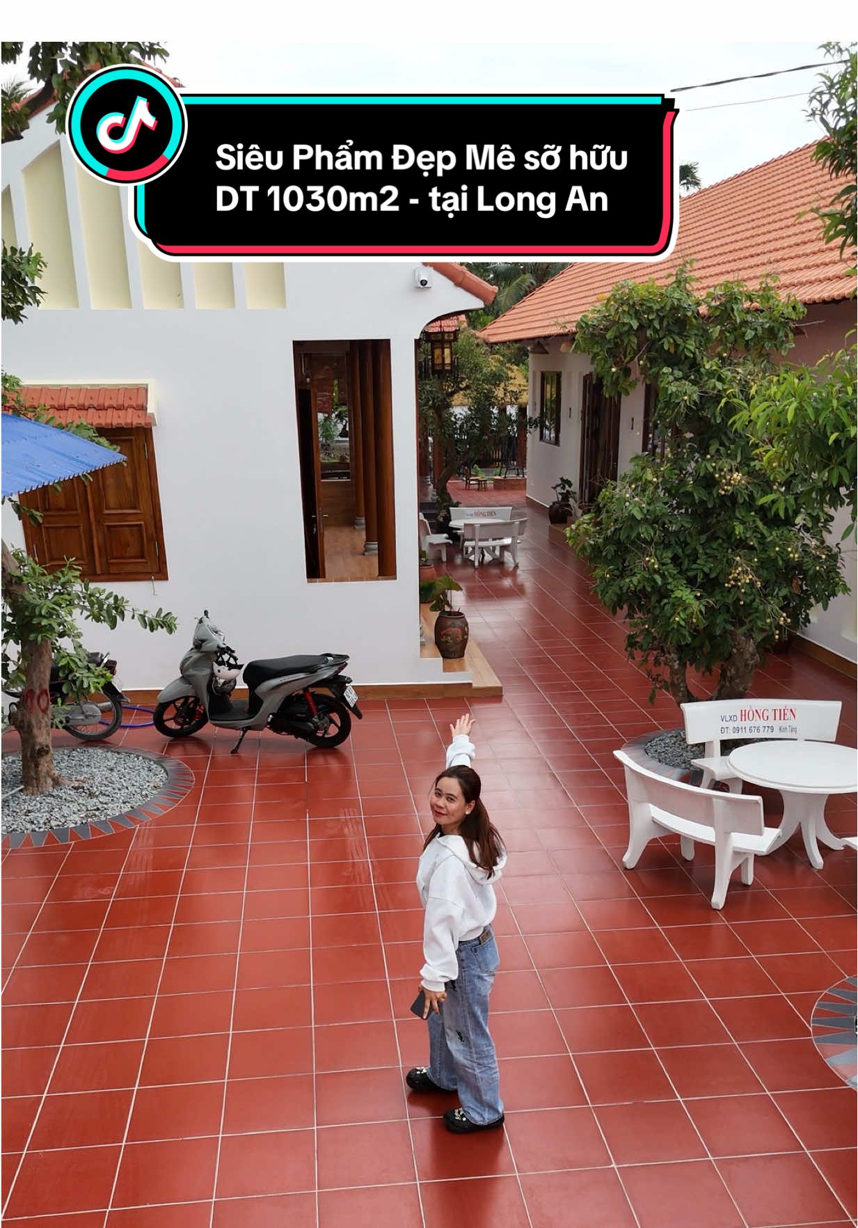 🏡 SIÊU PHẨM NHÀ VƯỜN GỖ - ĐẸP MÊ !!!   Diện tích: 1.030m² (ngang 15m, dài 59m, hậu nở 20m) Hướng đất: Hướng Nam Pháp lý: SHR chính chủ - Hoàn công đầy đủ - sang tên nhanh chóng!  Giá bán công khai : 5 tỷ 900 triệu💰 Vị trí: Hòa Phú – Châu Thành – Long An (nay sáp nhập thành xã Thành Công – Tây Ninh) Mặt tiền đường nhựa, ô tô vivu  Cách TP Tân An chỉ 3km, tiện di chuyển ra QL1A về Sài Gòn 🏠 Nhà chính bằng gỗ theo phong cách truyền thống kết hợp hiện đại: Nhà 3 gian – chuẩn phong cách cổ truyền Bắc Bộ Nhà 2 gian Nhà lục giác – không gian thưởng trà, hóng mát Nhà thủy tạ – tạo điểm nhấn tinh tế, hài hòa thiên nhiên Nhà bếp riêng biệt – tiện nghi, thoáng mát Sân gạch đỏ rộng rãi, trồng cây cảnh bonsai tạo cảm giác mát mẻ, thư giãn Nội thất gỗ quý, cột tròn to, lan can, cửa khắc hoa văn tinh xảo Không gian sân vườn lý tưởng để nghỉ dưỡng, làm homestay hoặc nhà thờ  🌿 Hướng Nam mát mẻ quanh năm Kết cấu nhà vườn gỗ cực kỳ hiếm – vừa nghỉ dưỡng, vừa giữ giá trị truyền thống 🕌 Diện tích lớn, mặt tiền đẹp, phù hợp làm biệt thự nghỉ dưỡng & nhà thờ gia tiên hoặc đầu tư sinh lời !  ☎️ Liên hệ : 039.585.3939 / 078.555.688 ( Yến Khương ) dẫn đi xem ạ     #huyentrangthaibds #yenkhuongbds #bdslongan #nhavuon #nhavuonlongan #nhavuondep #tiktokviral 