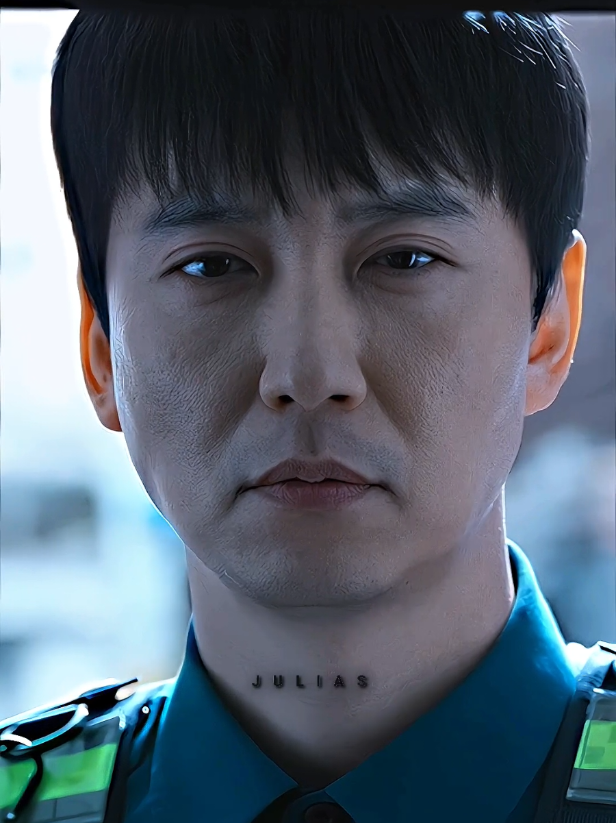 Siapa yang bisa nolak kalo pak polisinya gini coba #trigger #kimnamgil #kimyoungkwang #kdrama 