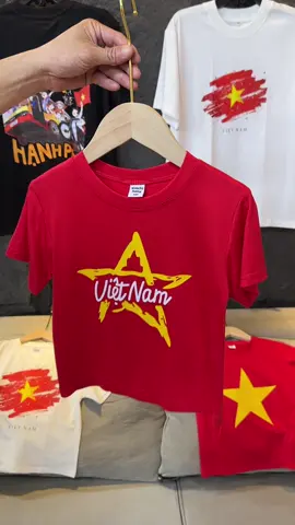 Áo cờ đỏ sao vàng, áo Việt Nam, áo 2 tháng 9, áo gia đình, áo đôi, áo chiến thắng, áo độc lập tự do, áo thun lạnh, áo cộc tay chất mát cho bé #xukemshopp #mevabe #aoyeunuoc #aoquockhanh #aocodosaovang 