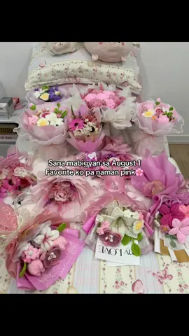 Labas mga pink lovers🌸 #flowersbouquets #foryoupageofficiall #crochetersoftiktok #plushiesoftiktok #girlfriendsday #preservedflowers #bouquettutorial #girlfriendday #august1st 