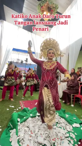 Penari Togok Talang Sarumpun @Ecakk 💖#taripiriang #taripiriangpijakkaco #adeganberbahayajanganditiru #anakdarominang #laguminang #gadihminangrancak 