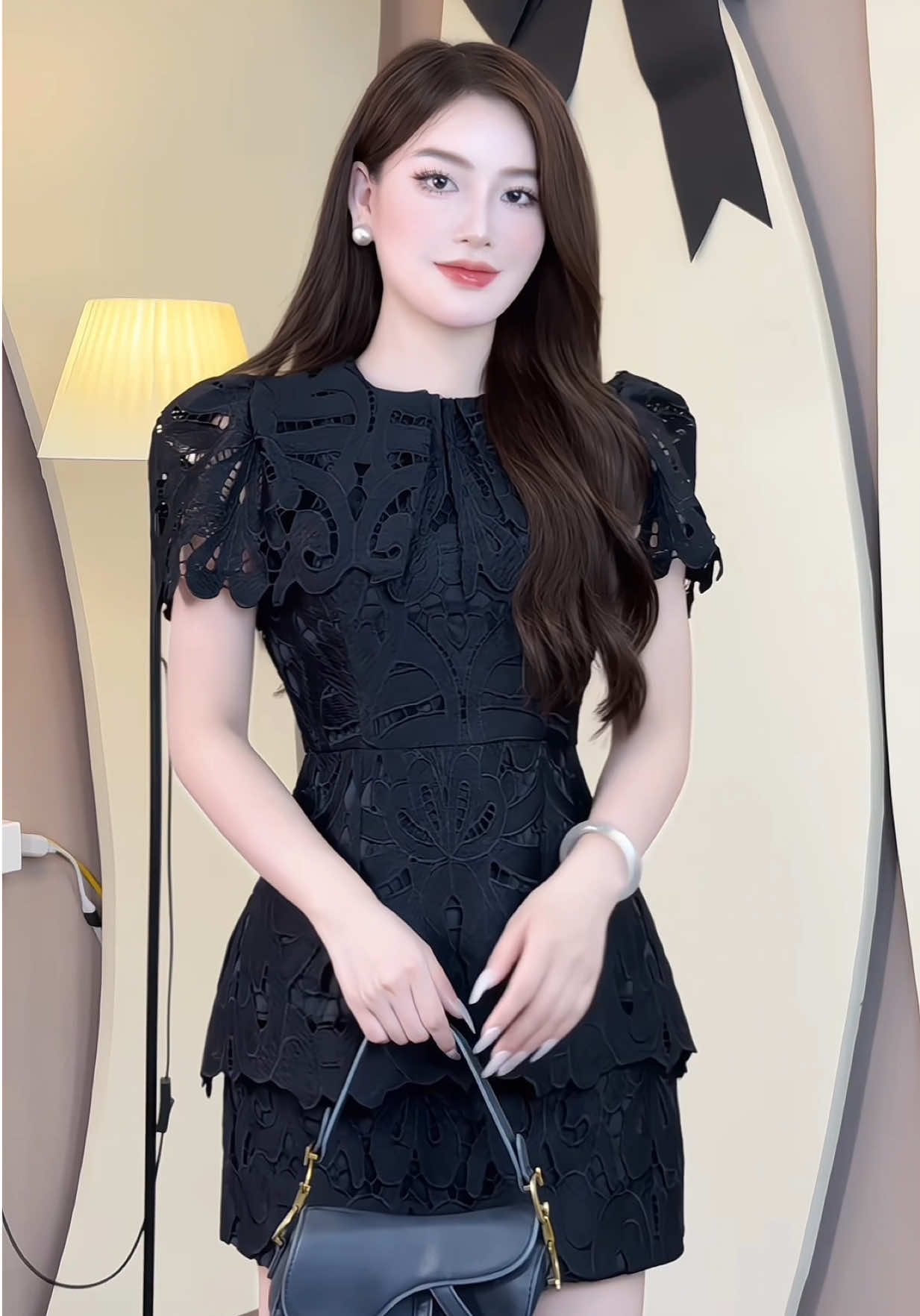 Đen quyền lực 🥰 #xuhuong #lyna_vaythietke 