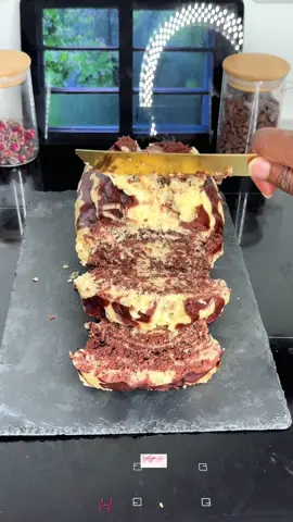 Cake sans four  Ingrédients  3 oufs 100g de sucre  120ml de beurre fondu  100ml de lait 180g de farine  1sachet de levure chimique =11g Pince de sel  Arôme vanille  #cuisinesenegalaise🇸🇳🇸🇳 #cake #senegaltiktok🇸🇳 #senegaltiktok🇸🇳🇸🇳🇸🇳 #senegalaise_tik_tok🇸🇳pourtoichallenge #cuisine 