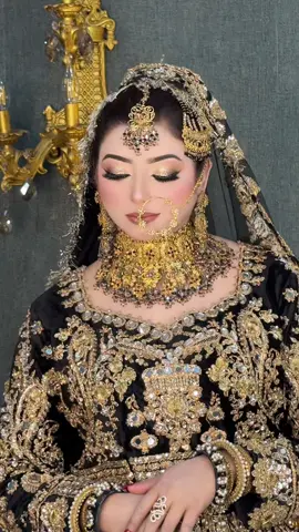 #makeup #bridalmakeup #hooriasignaturesalonandspa_ #mua #lahore #makeuptutorial #discount #bridal 