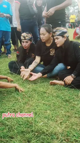 Aksi 3 dalang kondang #fypp #sorotan #ebeg_banyumasan🐴🐴 #jankauanluas #viral 