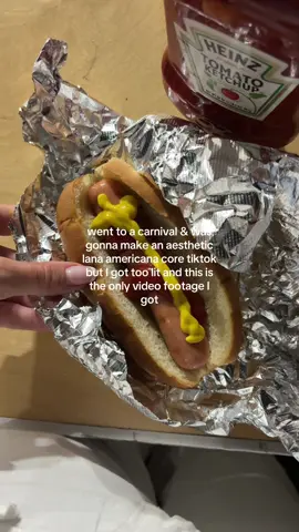 And some would say that’s the most lana thing of all ❤️ #hotdogs #lanadelreyaesthetic #americana 