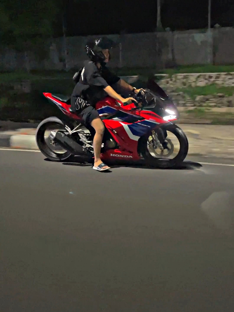 asik euy sound nya🙌 #cbr150r  #cbrk45r  #xyzbca  #masukberanda  #fyp  #djthailand 