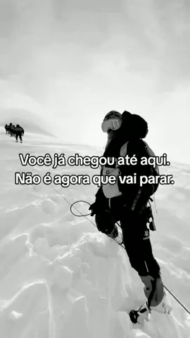 Comenta “EU CONTINUO” se você ainda acredita na virada. #Continua #FéNaJornada #MentalidadeVencedora #MotivaçãoParaVida 