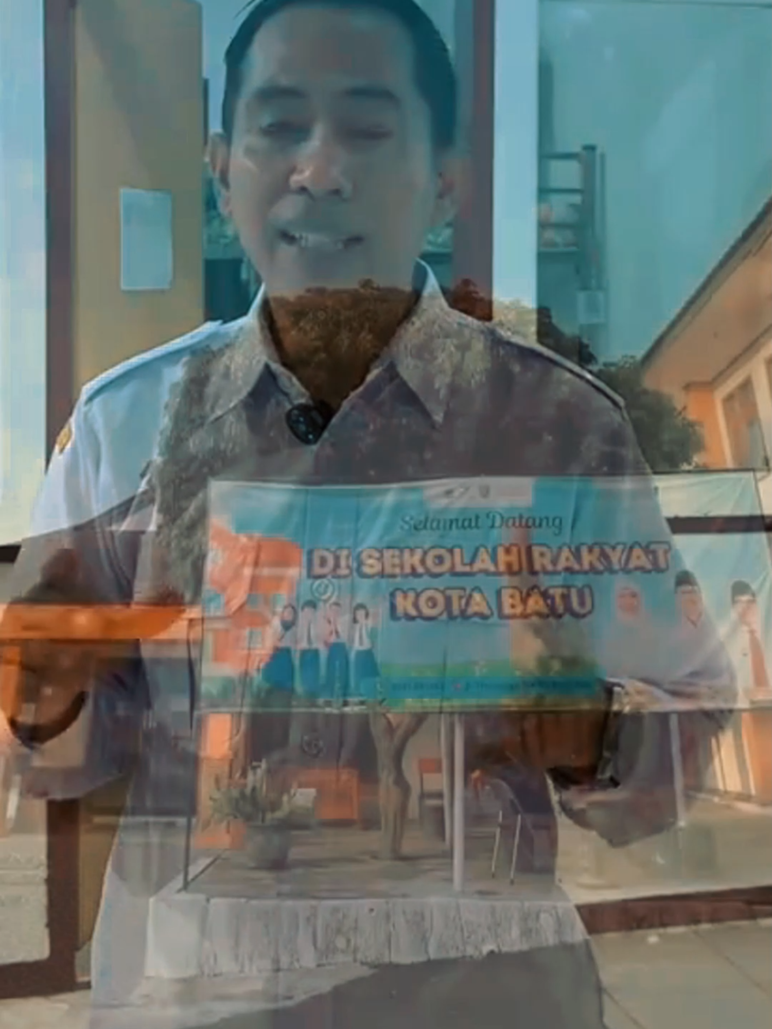 Bangun pagi, salat subuh, sarapan sehat, belajar bareng teman sekamar—itu rutinitas seru anak-anak di SRMP 14 Batu. Bareng Bapak Ribut, kita bisa ngerasain langsung energi positif di sekolah ini. Semuanya adalah bagian dari Program Pak Prabowo yang difasilitasi penuh oleh Pemprov Jatim.	#bergerakbersamajatim #jatimgotongroyong #jatimsejahtera #jatimtebarmanfaat #nawabaktisatya #mendukungastacita #sinergimembangunnegeri