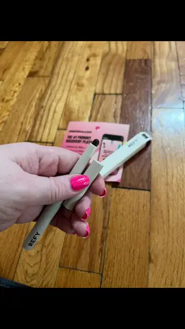 Loving the soft, blurred lip look with the REFY Blur Lip Liner 💋 I received this for free from PinchMe and Refy to try out, and it glides on so effortlessly, perfect for a natural or defined lip. So lightweight, so smooth… definitely a new fave in my routine! Thank you @PINCHme.com and @REFY #gifted #RefyBeauty #PinchMe #BlurLiner #MakeupLover #Happypincher #CleanGirlAesth #Ugcwithme