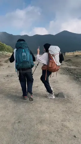 Finally went to Surken with someone special #gununggede #moutaindate 