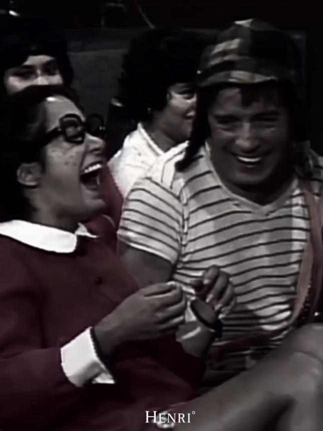 Essa risada do senhor barriga KKKKKKKK #chaves #chesperito #chespiritosinquererqueriendo #chavodel8 #viral #chapolin  #robertogomezbolaños 