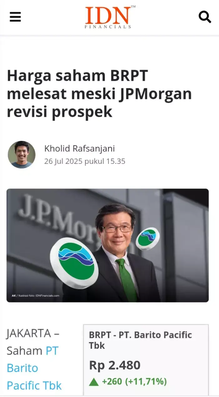 perusahaan milik Prajogo Pangestu yang mengendalikan PT Chandra Asri Pacific Tbk (TPIA), mencatat kenaikan harga 11,71% pada perdagangan Jumat (26/7) kemarin. Kenaikan itu terjadi setelah JPMorgan merevisi prospek saham BRPT dari netral menjadi underweight, pada hari yang sama sebelum pembukaan perdagangan. Analis JPMorgan dalam risetnya menyebut saham BRPT, yang menjadi holding perusahaan energi dan infrastruktur ini, telah jauh melampaui valuasi rata-rata emiten lain di sektor dan industri yang sama. Sehingga JPMorgan melihat penurunan prospek itu sebagai “alasan untuk berhati-hati”, atas saham BRPT yang kini diperdagangkan dengan harga 20 kali lipat di atas P/B (Price to Book Value) atau nilai bukunya. Meskipun demikian, JPMorgan menetapkan target harga saham BRPT di level Rp870 per lembar. Posisi itu lebih rendah 65% dari harga penutupan saham BRPT, yang berada di Rp2.480 pada Jumat kemarin. Sementara itu investor asing mencatat pembelian bersih (net buy) di saham BRPT sebanyak 68,39 juta lembar, dengan nilai setara Rp165,01 miliar. Investor asing paling banyak mencatat net buy di saham BRPT melalui perantara Maybank Sekuritas Indonesia Rp66 miliar, J.P. Morgan Indonesia Sekuritas Rp44,7 miliar, dan UBS Sekuritas Indonesia Rp35,9 miliar. Prajogo Pangestu saat ini mengendalikan 70,60% saham BRPT. Total kepemilikan saham sejumlah direksi dan komisaris perseroan mencapai 0,004%, saham treasury 0,0451%, dan sisanya milik investor publik 28,27%. (KR) #Saham #sahamindonesia #idnfinancials #brpt #jpmorgan #fyp #pppppppppppppppp 