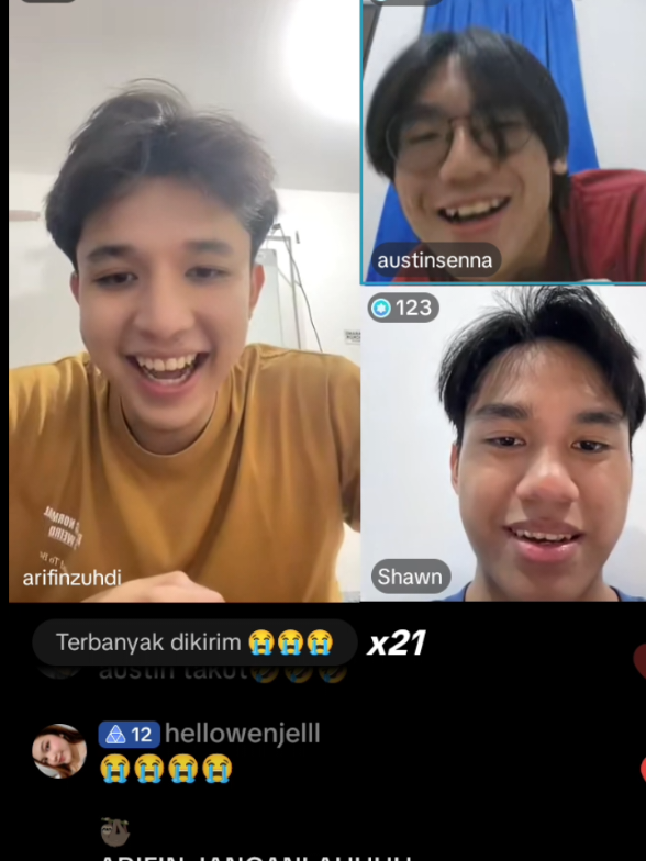 Sumpah arifin iseng banget, aku yang nonton ikutan kaget. Sampe Austin kaya panik takut gitu lucu wkwk #arifin #austin #shawn #clashofchampions #cocs2 #ruangguru 