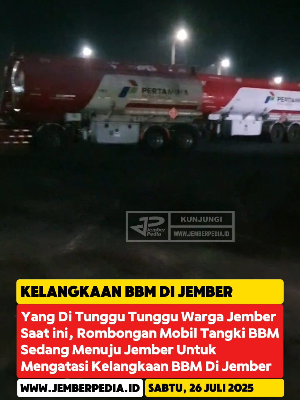Yang Di Tunggu Tunggu Warga Jember Saat ini, Rombongan Mobil Tangki BBM Sedang Menuju Jember Untuk Mengatasi Kelangkaan BBM Di Jember #bensin #bbm #pertamina #jember #jemberpedia #infowargajember #viral #beranda #fyp #fypシ #fouryoupage #xyzbca 
