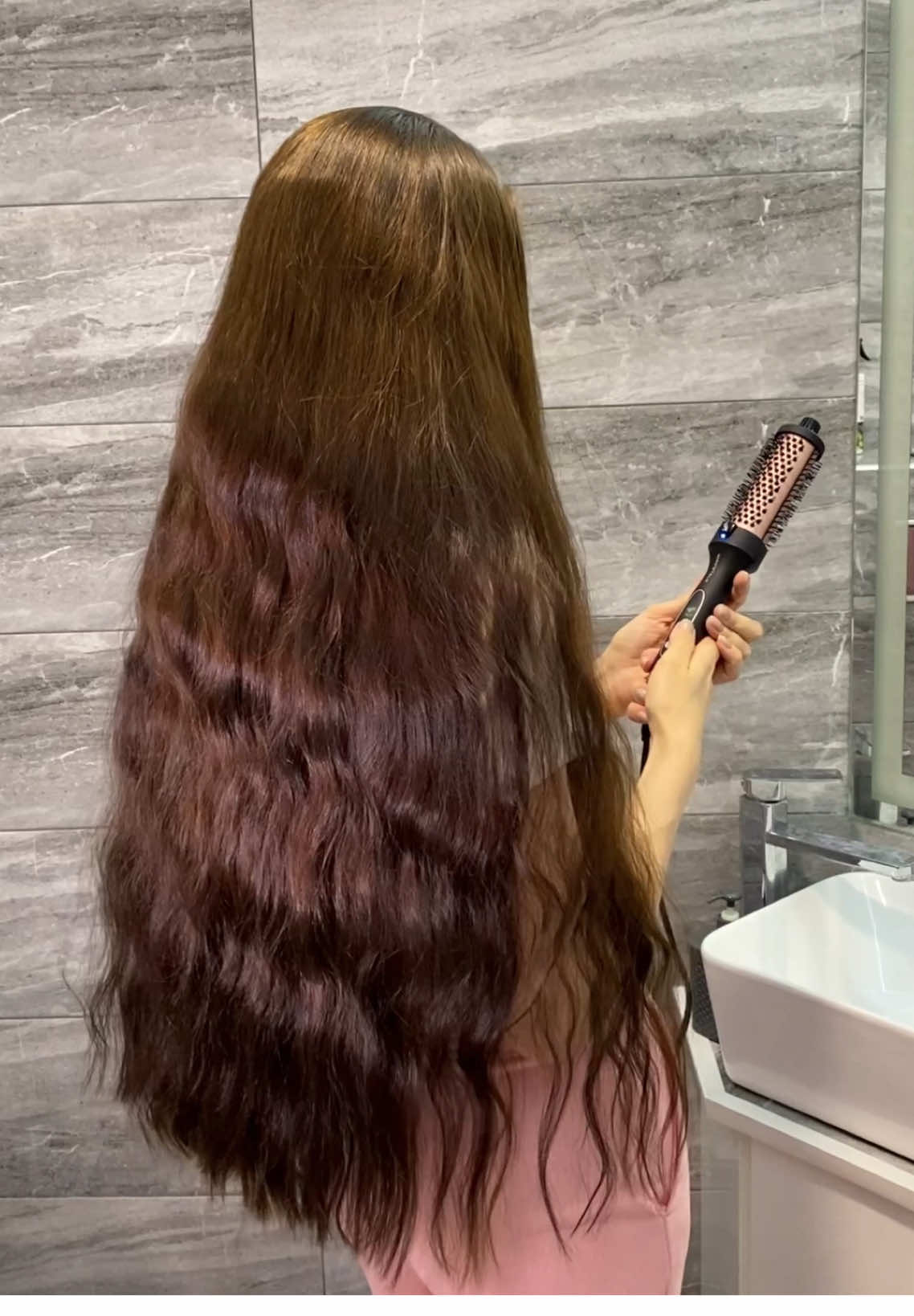 BTW, I always sleep with a soft braid 🌿 Here's how I straighten my hair with the thermal brush by @wavytalkofficial  #hairtok #haircare #haircareroutine #HairCareTips #asmrhair #wavytalk #wavytalkhair 