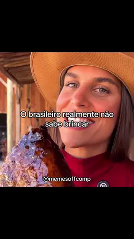 Todos concordam q o bombom de morango pisa né? #fy #fypage #morangodoamor #vaiprofycaramba #viral 