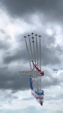 They were literally going over our heads 😅 #redarrows #redarrowsdisplay #swanage #planes #planedisplay #bestview #bestseat @GregThePiper | Red Arrows ✈️ 