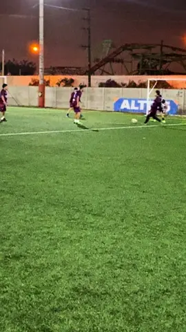 Nuevo partido de streamers en mi canal 🍫⚽️ Que abusivo !!! Como se falla esa 😱😱😱 (link en mi perfil verlo completo)  #alexisdescalzo #kickperu #pieroarenas #sideral #angelramirez #heracles #bebote 