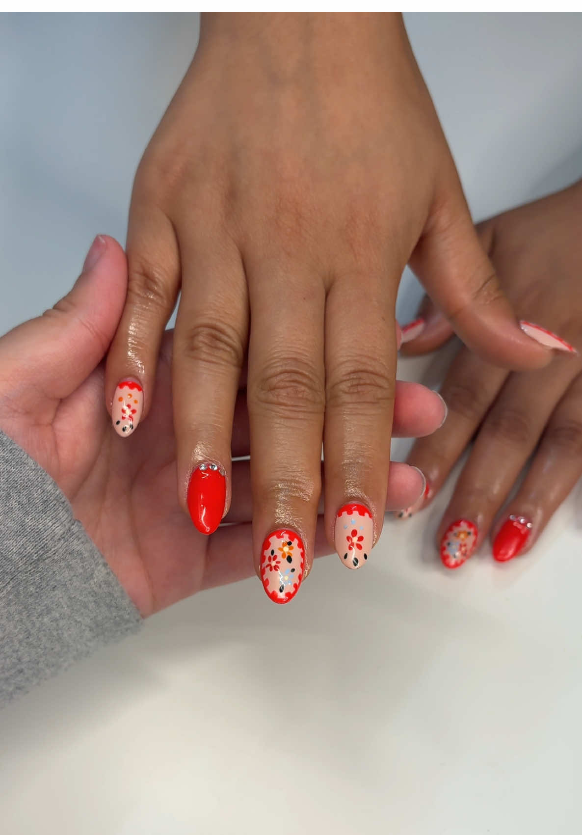 💐💐 #gelxnails #nailsoftiktok #viralnails #nailinspo #rockfordillinois #trendingnow #nailart 