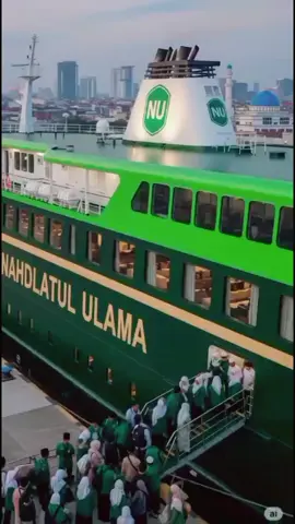 NAHDLATUL ULAMA ibarat kapal besar di negri ini.. Kita jamaah Annahdliyah sebagai penumpang nya . Kemana NU membawa kita . jaamaah annahdliyah wajib mengikutinya #ansor #nu #nahdlatululama #banser #gpansor #muslimat #fatayat #satkornasbanser #veo2 #banomnu 