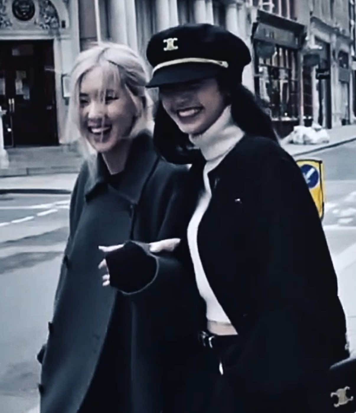 one love one house   ib b675287 ac me #chaelisa #rosé #lisa #blackpink #foryoupage #chaelisaedit #edit #trending 
