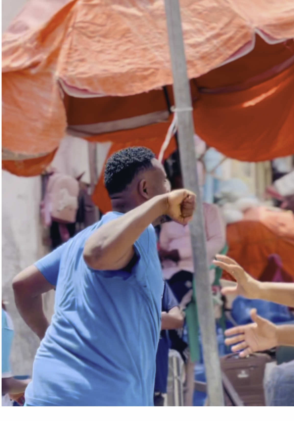 Raiiz prank public Somalia Muqdisho 🤭😂😂🇸🇴 #kenyantiktok #somalitiktok #raiiz13 #prank 