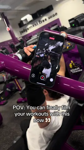 Definitely the top tool for gym creators right now 🔥 Get yours from the orange cart 🔝  #fyp #viral #gym #GymTok #gymrat #Fitness #gymcontent #magneticphoneholder 