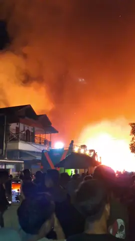 kebakaran di pasar kejadian malam ini🔥🔥🔥 #fyp #tiktok #viral #kebakaran #pov #trending #fyppppppppppppppppppppppp 