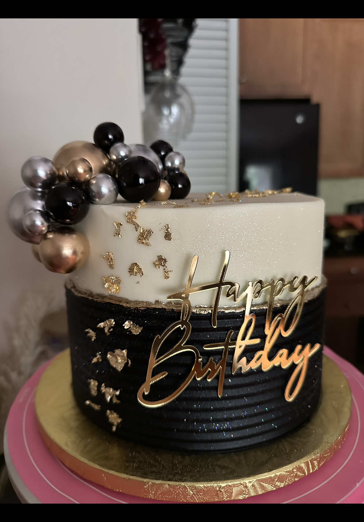 Instagram @yesseliebakery 📞 346-9782535 📍 United states 📍 Germantown, MD 20874 #bizcocho #blackcake #germantown #gaithersburg #pastel 