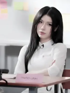 lyhan mặc áo dài là thần🥵🔥🖤#lyhan#tranthaolinh #emxinhsayhi#Lyhan#lyhansara 