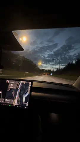 #longdrive #norwwy #sweden #eveningvibes #travel #nightdrive 