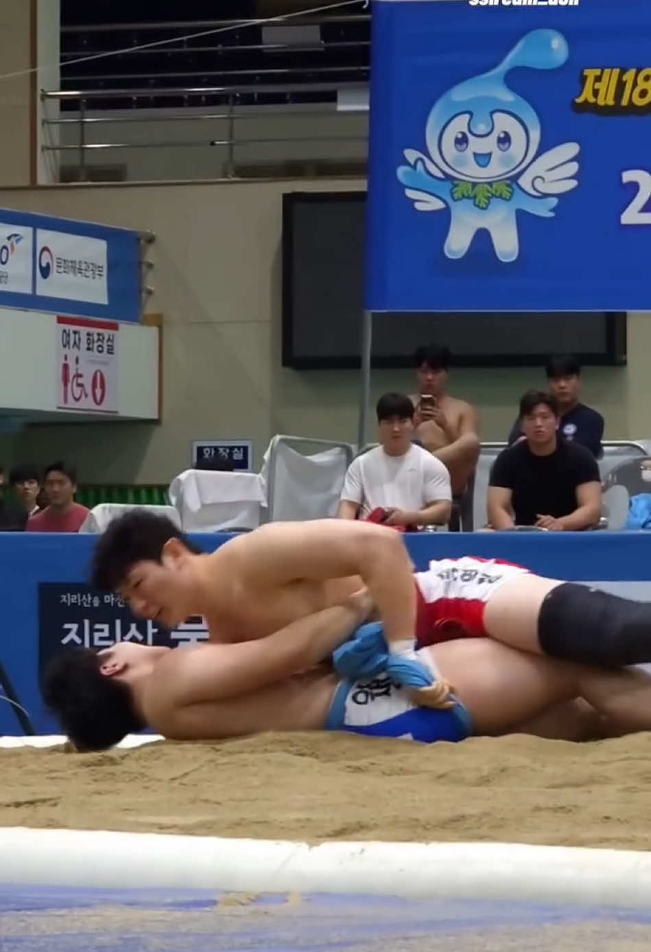 wrestling #biseps #body #fyp #wrestling 