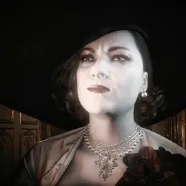 quick alcina edit for today y’all !🫶               // scp: @vidarorcus  - #residentevil #ladydimitrescu #ladydimitrescuedit #re8 #lamentira 