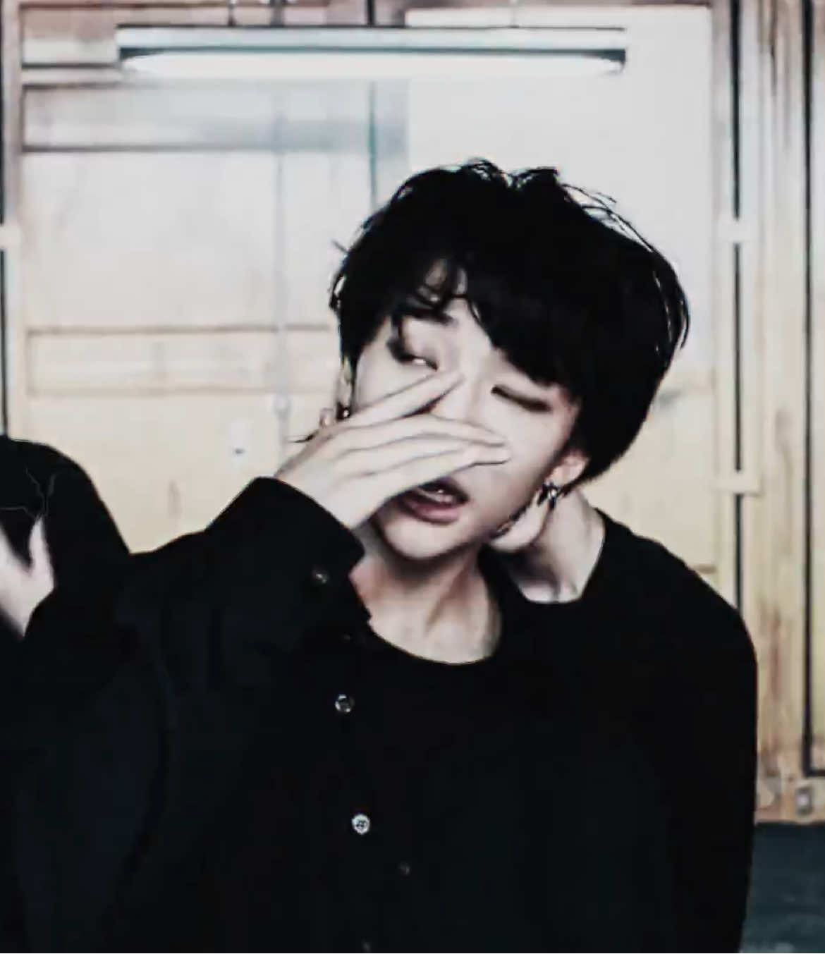 I want all the members to go emo for atleast one day before I die #hyunjin #hyunjinedit #kpopfyp #straykidsedit #aftereffectsedits #leeknowedit #leeknow #ae #kpop #straykids #4upageシ #foryoupagе #kpop #edit || dts: @Nessa ⊹ ࣪ ⑅ @Nev🩷 @eilie @ᴋɪʀᴀ | ꜱᴀᴡ ꜱᴋᴢ @ʳᵉʸꨄ︎ 