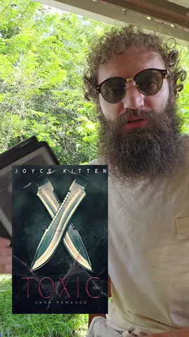 Ça devient addictif de lire de mauvais livres #toxic #darkromance #BookTok #critique #review 