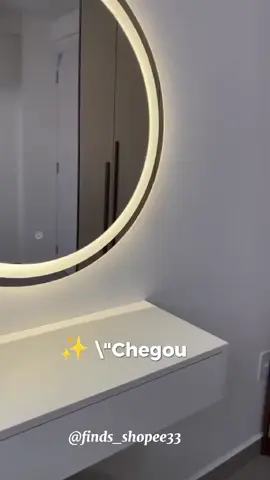 ✨ Sua penteadeira dos sonhos chegou! ✨ Organize seus itens de beleza com muito estilo com a Penteadeira com Gaveta 100CM Console Camarim E&A. ✔️ Design moderno e compacto ✔️ Gaveta espaçosa para manter tudo em ordem ✔️ Ideal para quartos, closets e camarins ✔️ Disponível em várias cores para combinar com o seu ambiente 💡 Transforme seu cantinho de beleza em um espaço ainda mais elegante e funcional! 👉 Link do Achadinho Na bio indo pro Instagram #decoration #shopeebrasil #organization #achadinhasshopee #shopee 