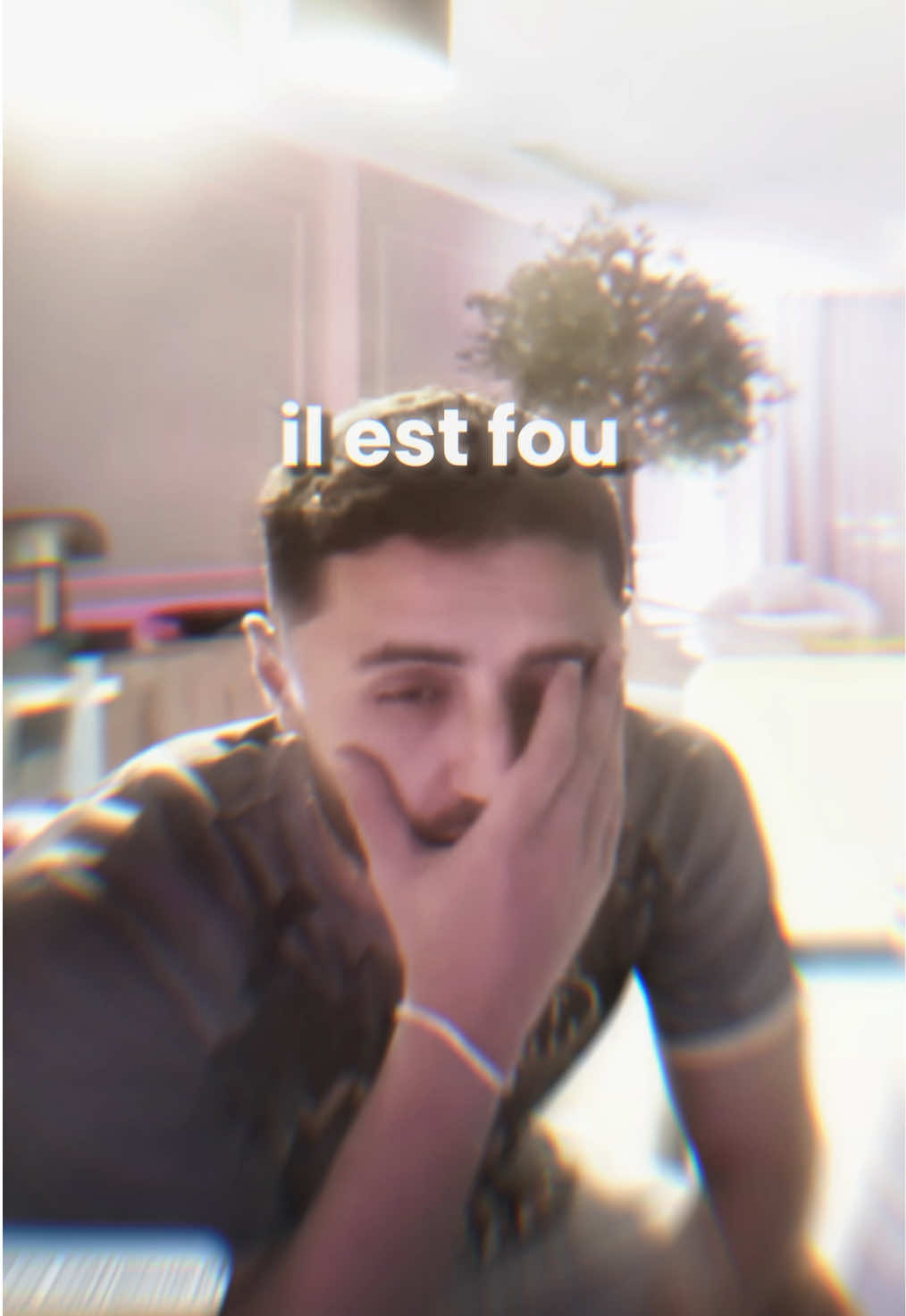 Tu mène vraiment un train de vie inquiétant @Bichouu … 😵‍💫😭 #medja #dvm #bichou #malte #course #adulte #centrecommercial #commerce #enfant 