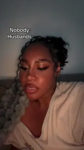 Somebody cannot eat popcorn in peace anymore! Should I be scared, isn’t this a threat? 😂😂 #husbandandwife #husbandsoftiktok #husbandsbelike #Love #fyp 