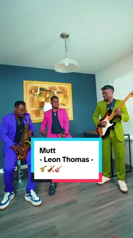 #TripletEdition. #rnb Since y’all liked the twin performance, here is all 3 of us 😉😁 🎶 - Mutt by @Leon Thomas 🔥⭐️ #rnbtoday #mutt #violin #guitar #sax #leonthomas