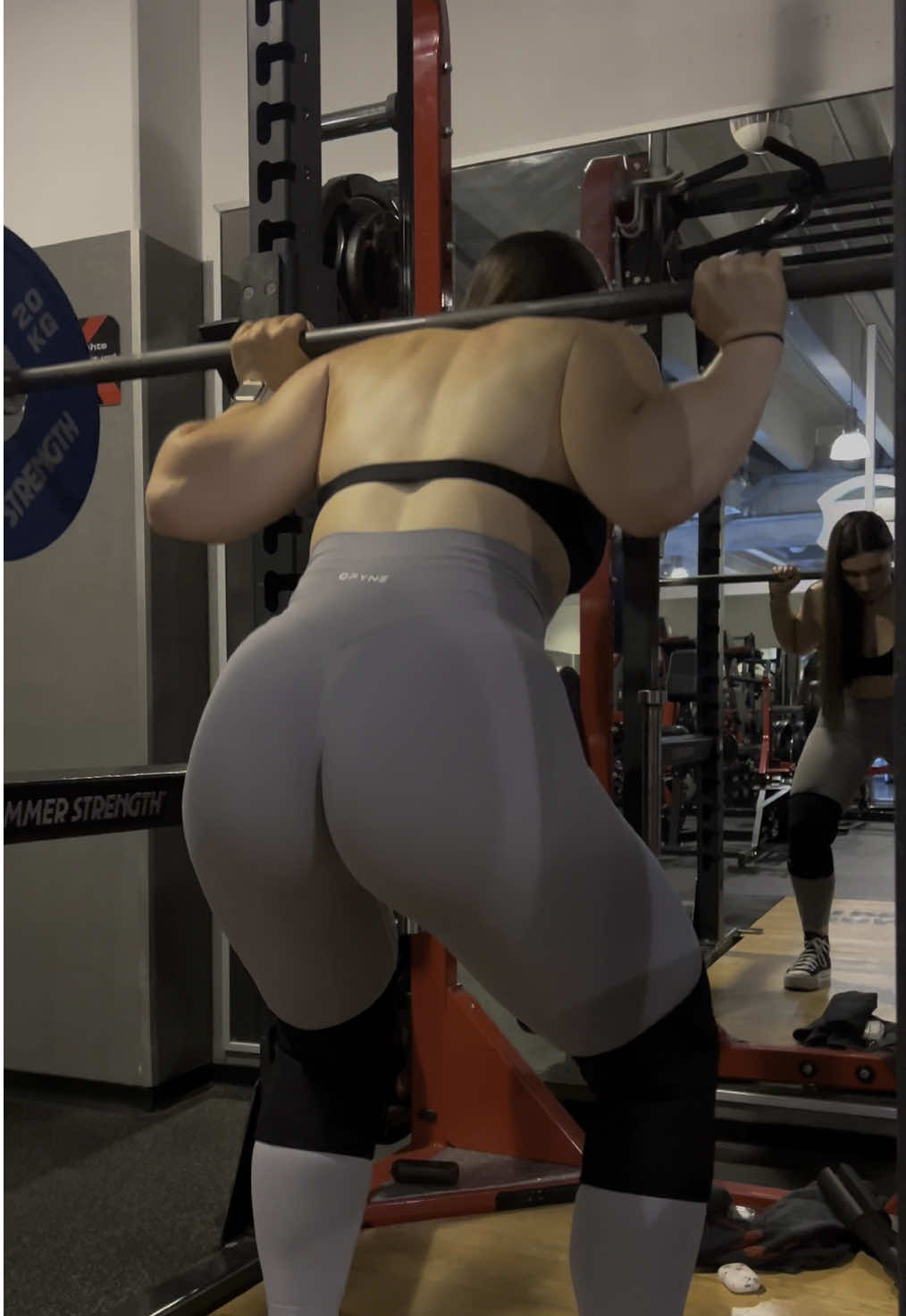 Leg day ⬇️ 1. Squats (barbell) 3*10 2. RDL (barbell) 3*10 3. Lying leg curls 3*20 4. Hip Thrust 3*10 5. Hip abductors 3*20 6. Hip adductors 3*20 #GymTok #legday 
