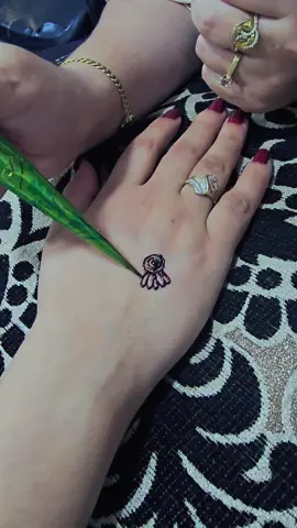#حنة_عروسة #hennaartist #hennatattoo #henné #حنة_عروسة_جزائرية📸📽🇩🇿 #حنة_العيد #حنة_العروس #حنة #hennatiktok #hennaart 