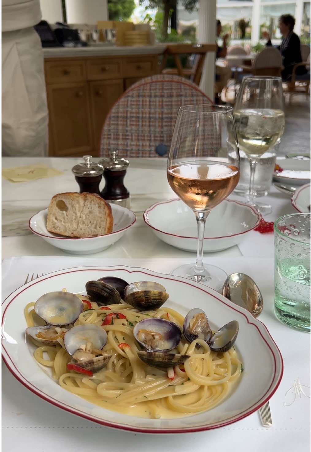 Is there a better way to spend a Saturday? 🍝 #zurich #zuricheats #zurichrestaurants #whattodoinzurich #wheretoeatinzurich 