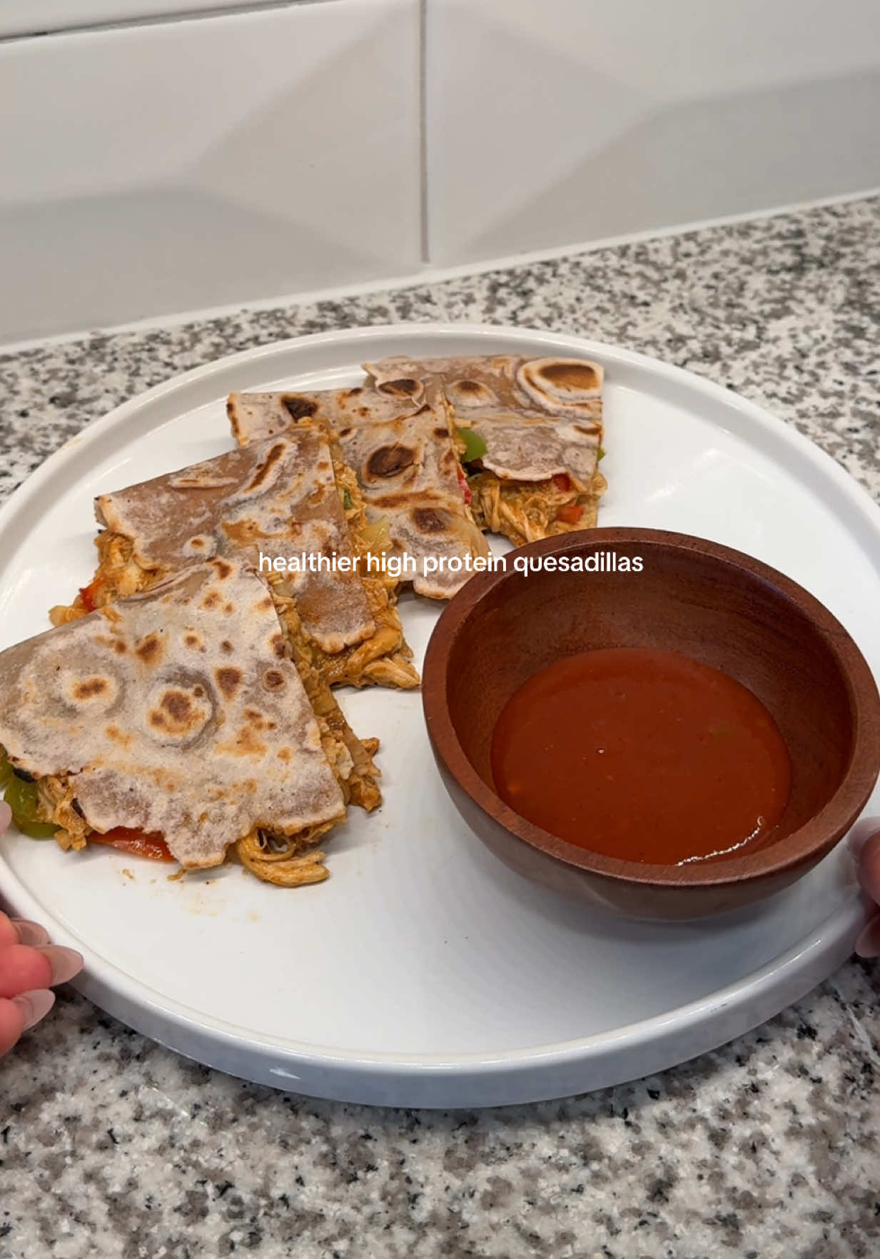 Healthier high protein quesadillas 🤌🏽 an easy but so delicious + high protein lunch I’ve been loving. 🤍 #highprotein 