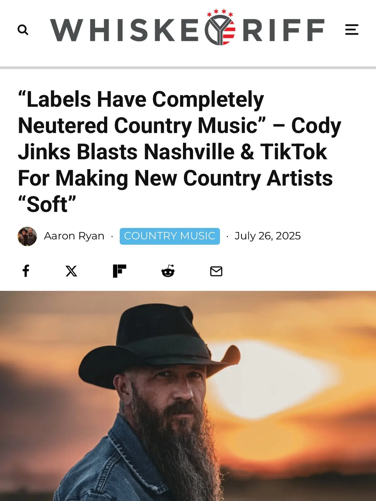 “We cut our teeth driving around the country. I didn’t learn to play in front of 500, 5,000 or 50,000 people” @Cody Jinks // More at whiskeyriff.com #whiskeyriff #codyjinks #countrymusic 