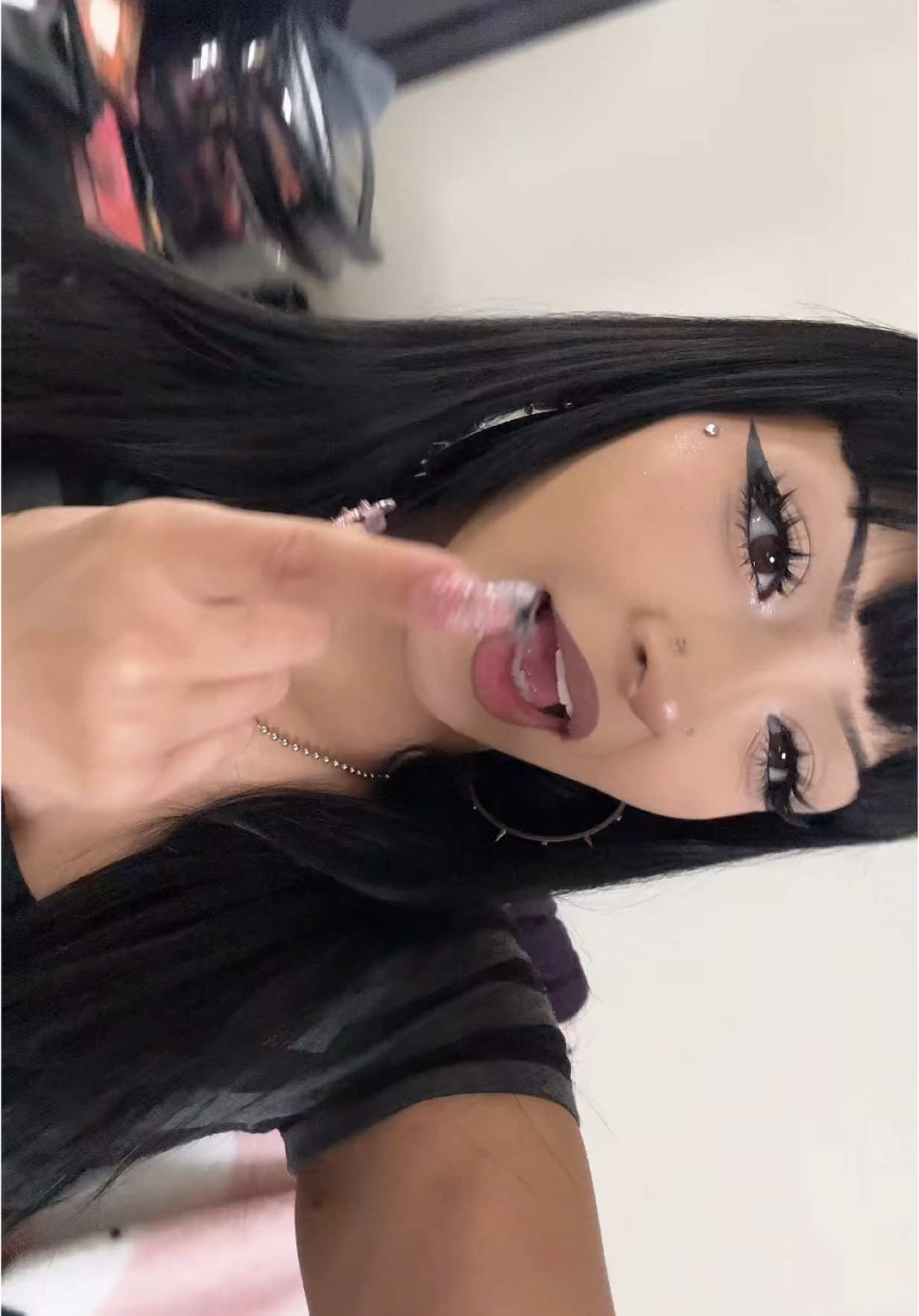 I’m bored I love hello kitty 👩‍🎤