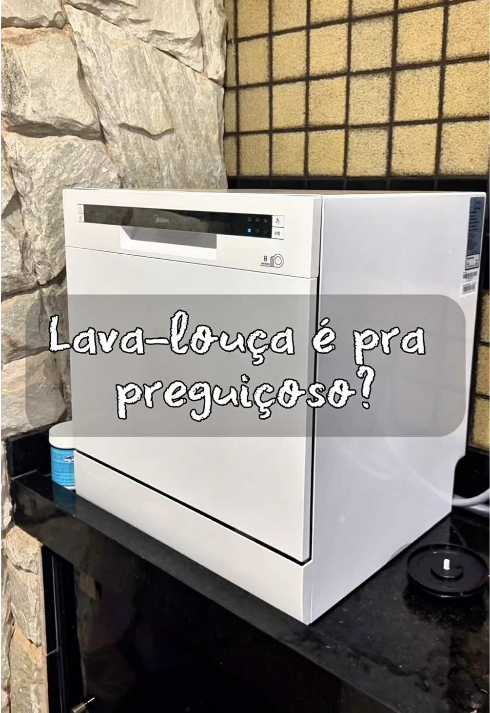 Preguiçosa? Talvez.  Feliz? Com certeza! 😎✨  Se tem tecnologia pra facilitar, por que não usar? Quem aí também ama praticidade? 🙅🏻‍♀️ Link da lava louça da bio (comprei no Shopee)! #SemCulpa #VidaLeve #CasaOrganizada #Midea #8Serviços