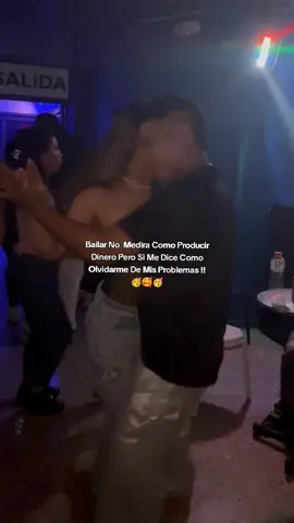 Conmigo  Es Bailando 🥳🥰!! #baila #bailemos #cumbieros #noches #parejas_enamoradas #paratodosustedes #compartan #samboni #Cumbia #Parejas #tendencia 